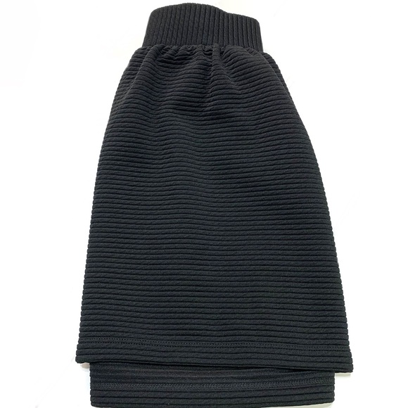 Cooperative Mini-Skirt - Small - Picture 4 of 9